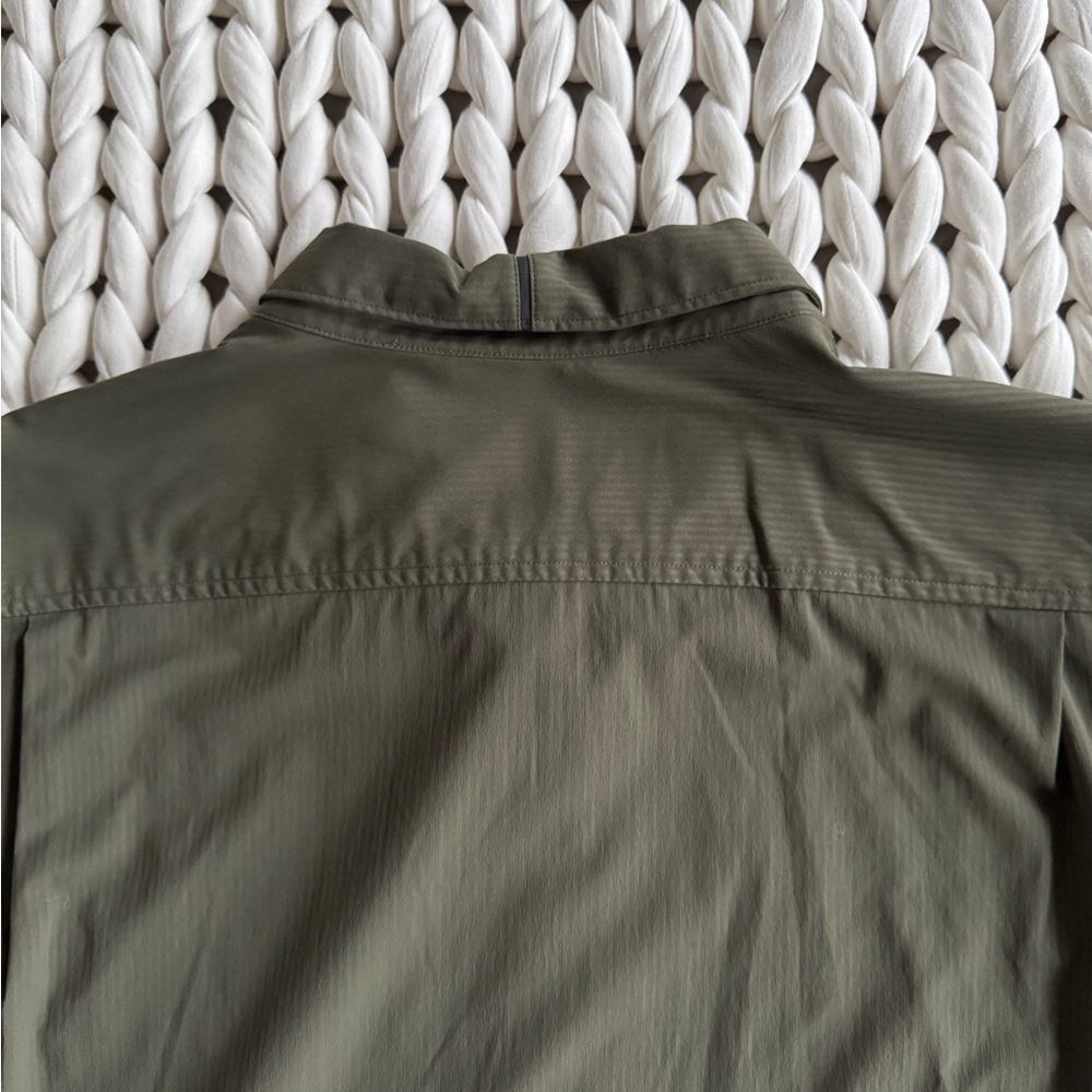 Lululemon The Closer Long Sleeve Fatigue Green - Picture 7 of 9